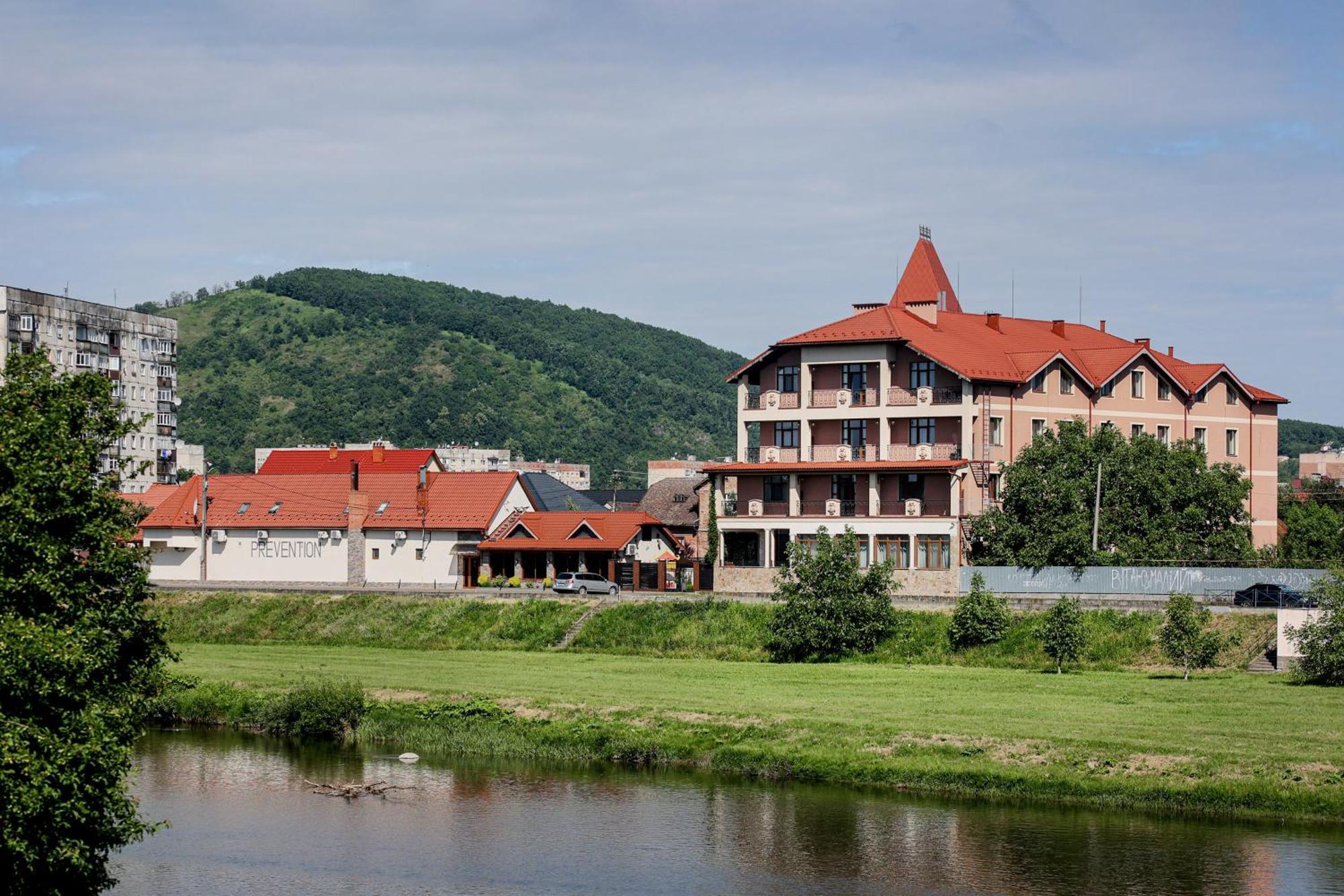 Ferdinand Hotel Muncaci Exterior foto